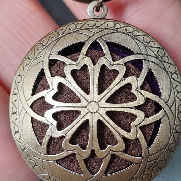 Keychain Oil/perfume Diffuser  With 3 Pads - Picture 6 of 6